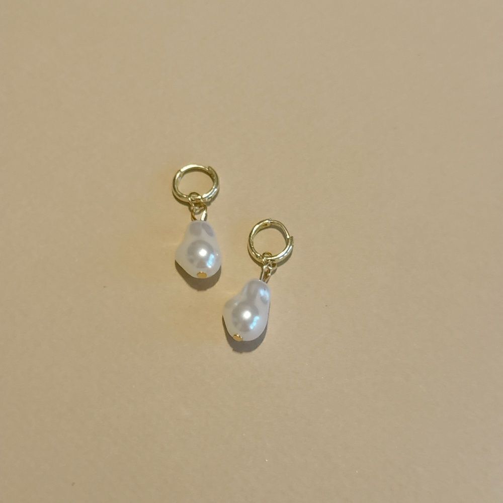 Pearl hoop Earrings M1296